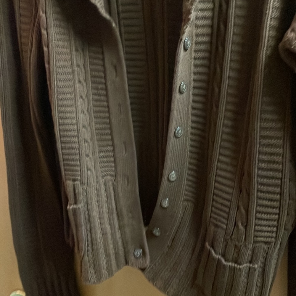 💕 5/25 closet clean out 💕Anne Klein Sport cardigan sweater - Picture 4 of 4